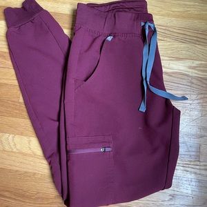 Figs Zamora jogger maroon